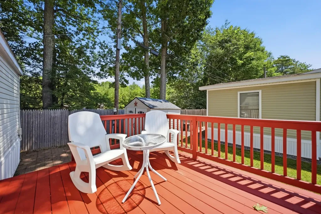 20 Black Forest Road North Hampton NH 03862