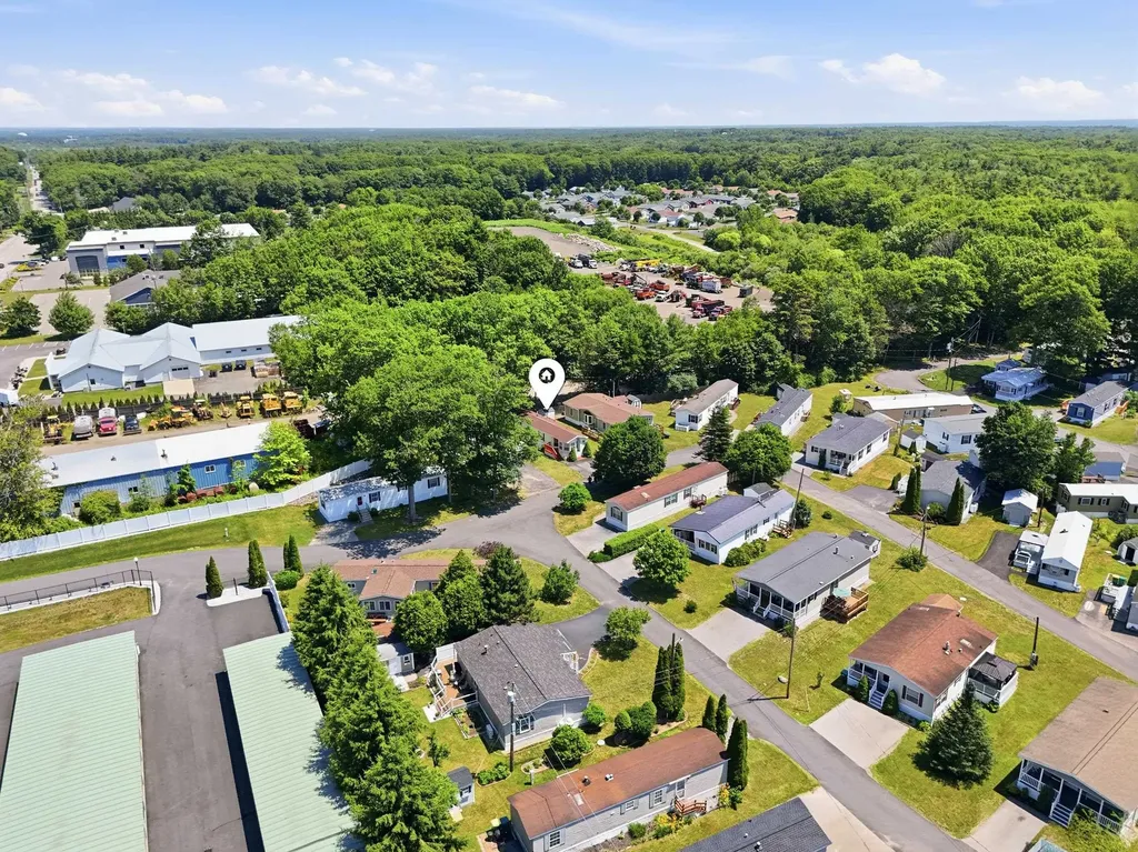 20 Black Forest Road North Hampton NH 03862