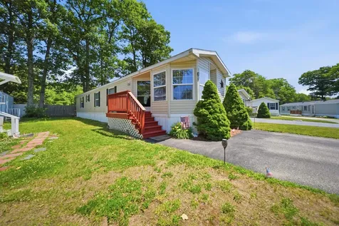 20 Black Forest Road North Hampton NH 03862