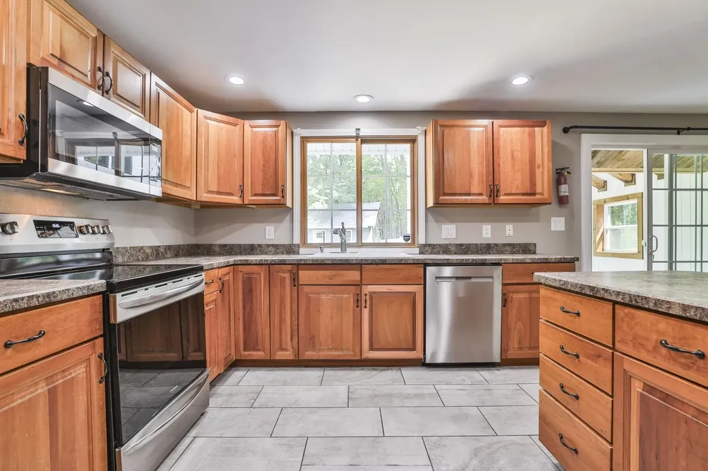 58 Truell Road Hollis NH 03049
