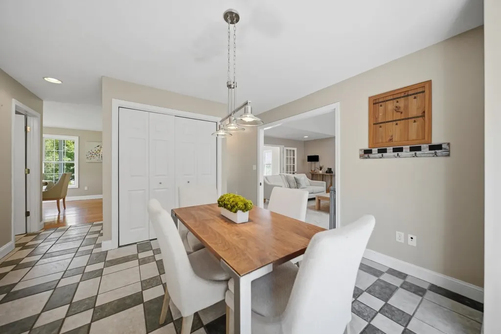 9 Hawk Drive Salem NH 03079