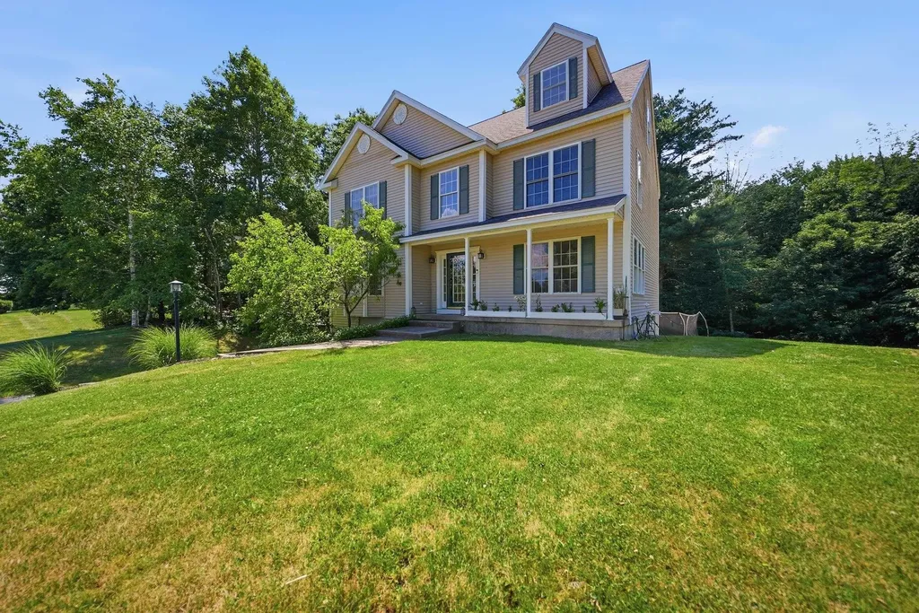 9 Hawk Drive Salem NH 03079