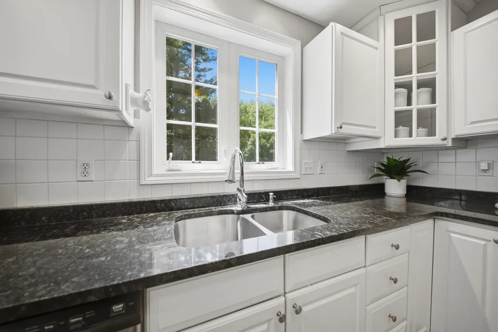 9 Hawk Drive Salem NH 03079