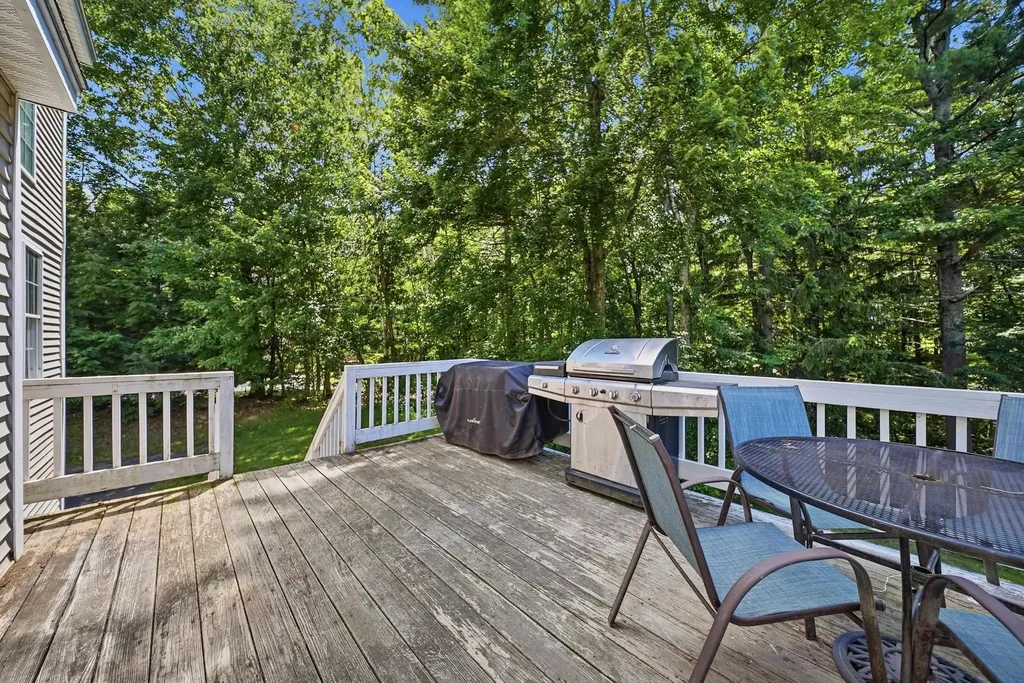 9 Hawk Drive Salem NH 03079