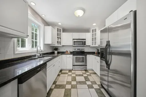 9 Hawk Drive Salem NH 03079