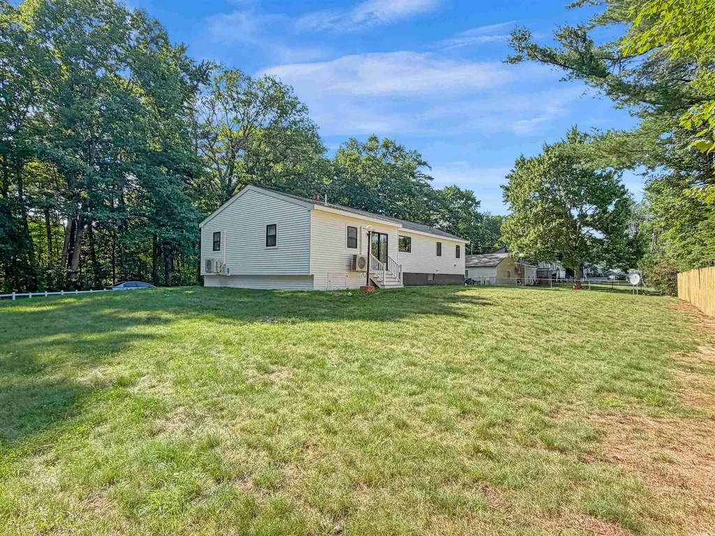 11 Hanson Avenue Salem NH 03079