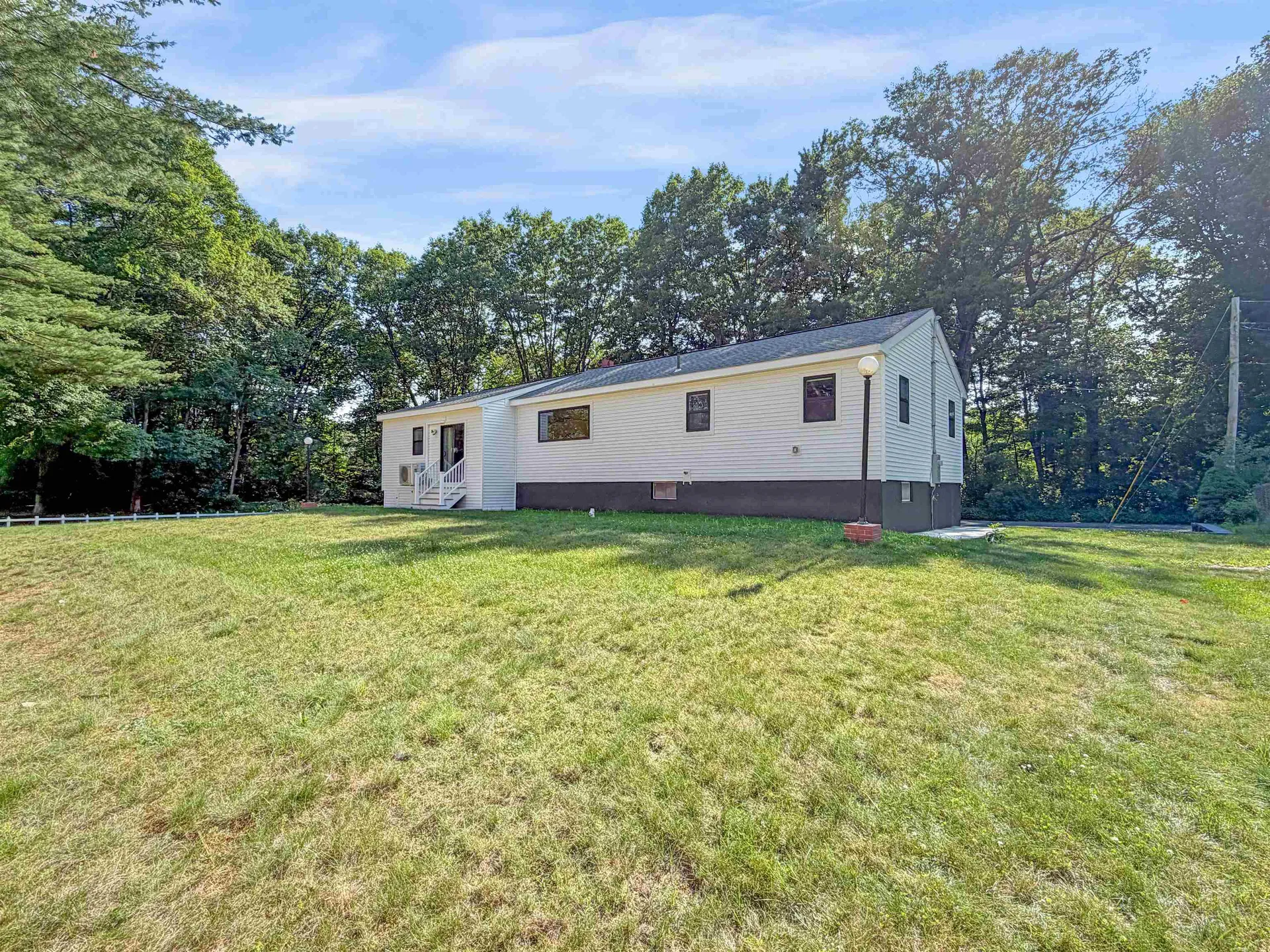 11 Hanson Avenue Salem NH 03079