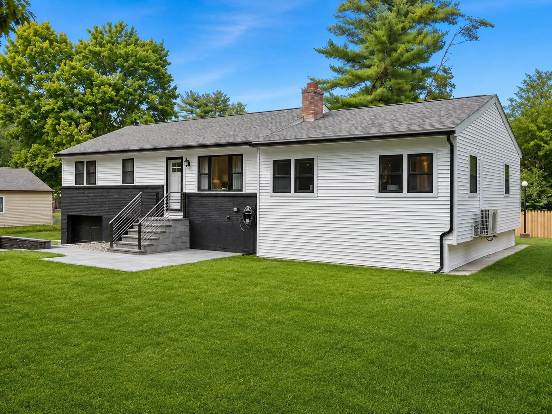 11 Hanson Avenue Salem NH 03079