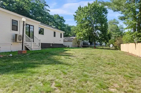 11 Hanson Avenue Salem NH 03079