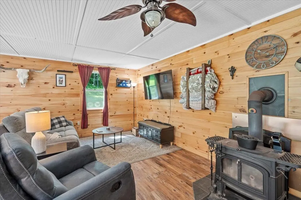 114 W Woodbury Road Woodbury VT 05680