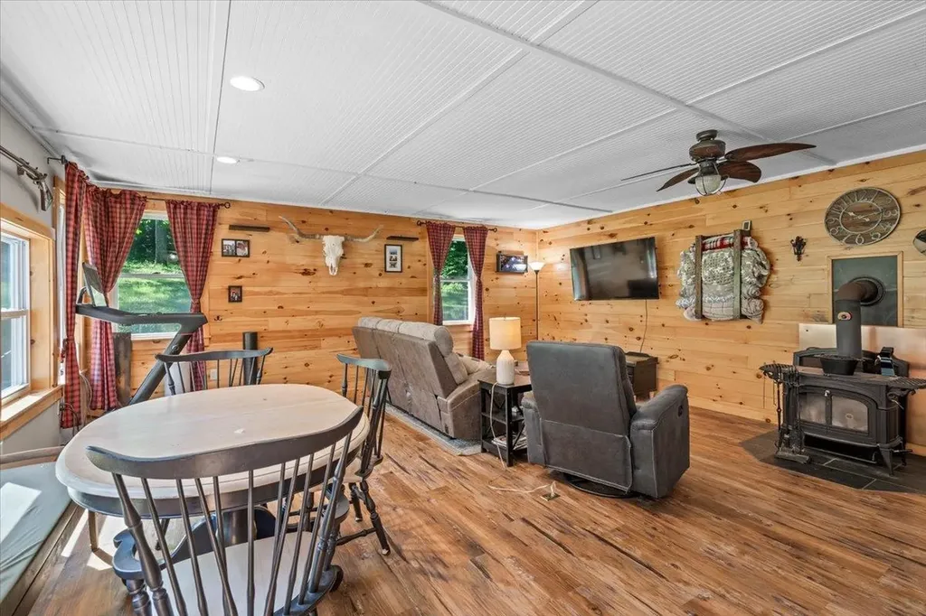114 W Woodbury Road Woodbury VT 05680