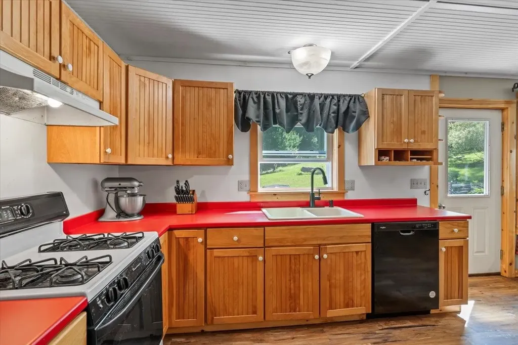 114 W Woodbury Road Woodbury VT 05680