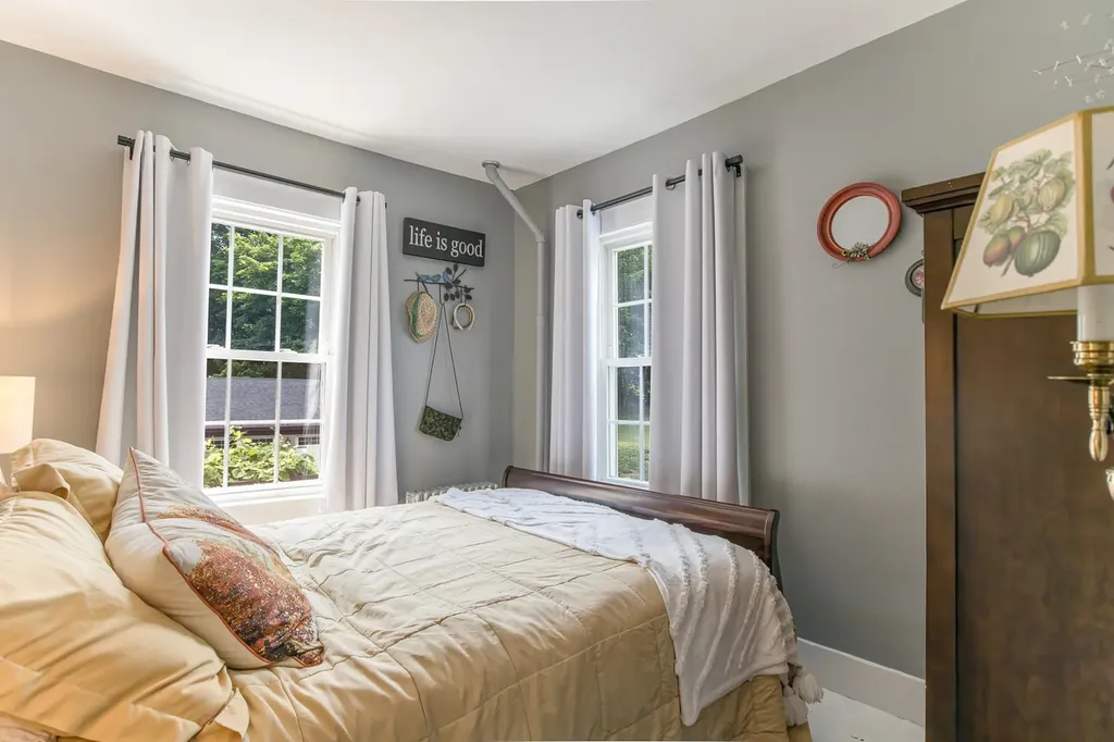 330 Knox Marsh Road Madbury NH 03823