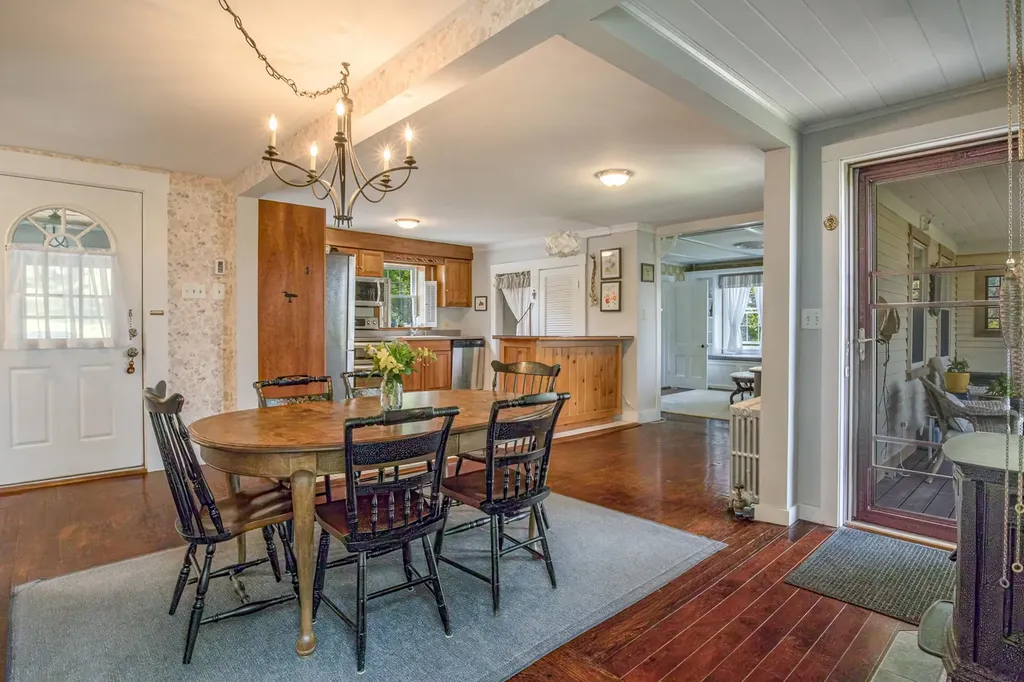 330 Knox Marsh Road Madbury NH 03823