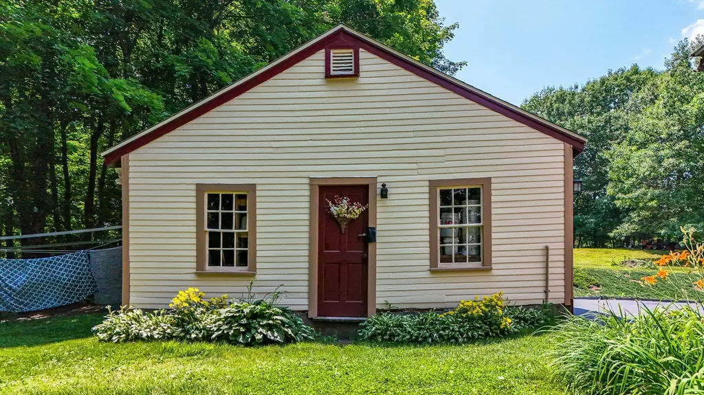 330 Knox Marsh Road Madbury NH 03823