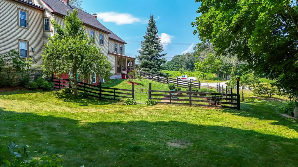 330 Knox Marsh Road Madbury NH 03823