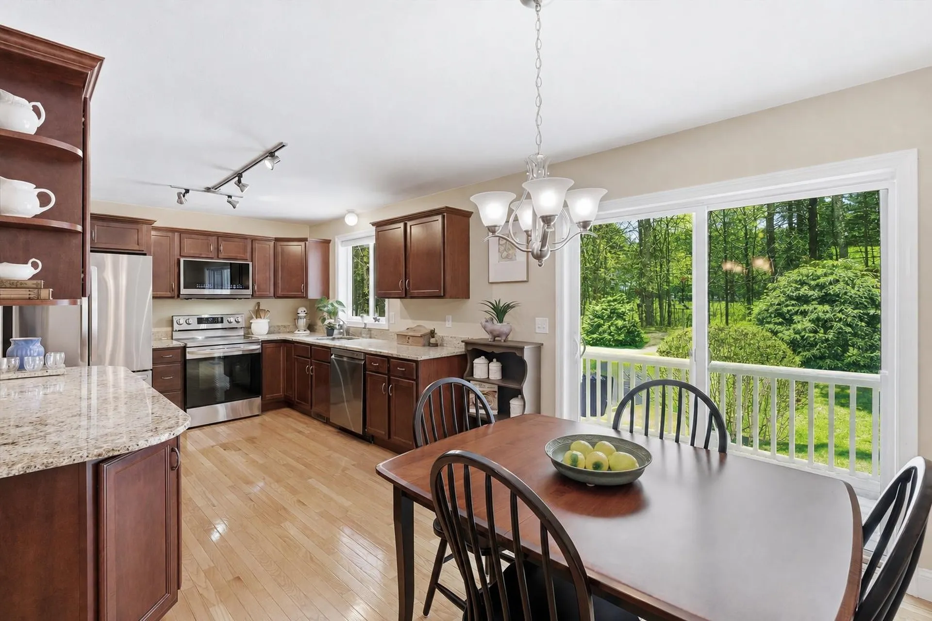 32 Peacock Brook Lane Amherst NH 03031