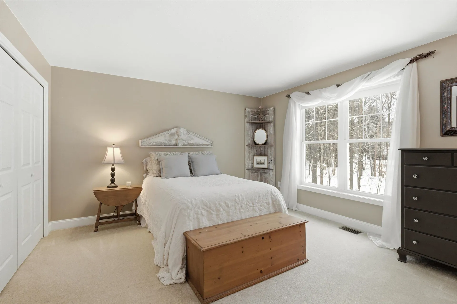 32 Peacock Brook Lane Amherst NH 03031