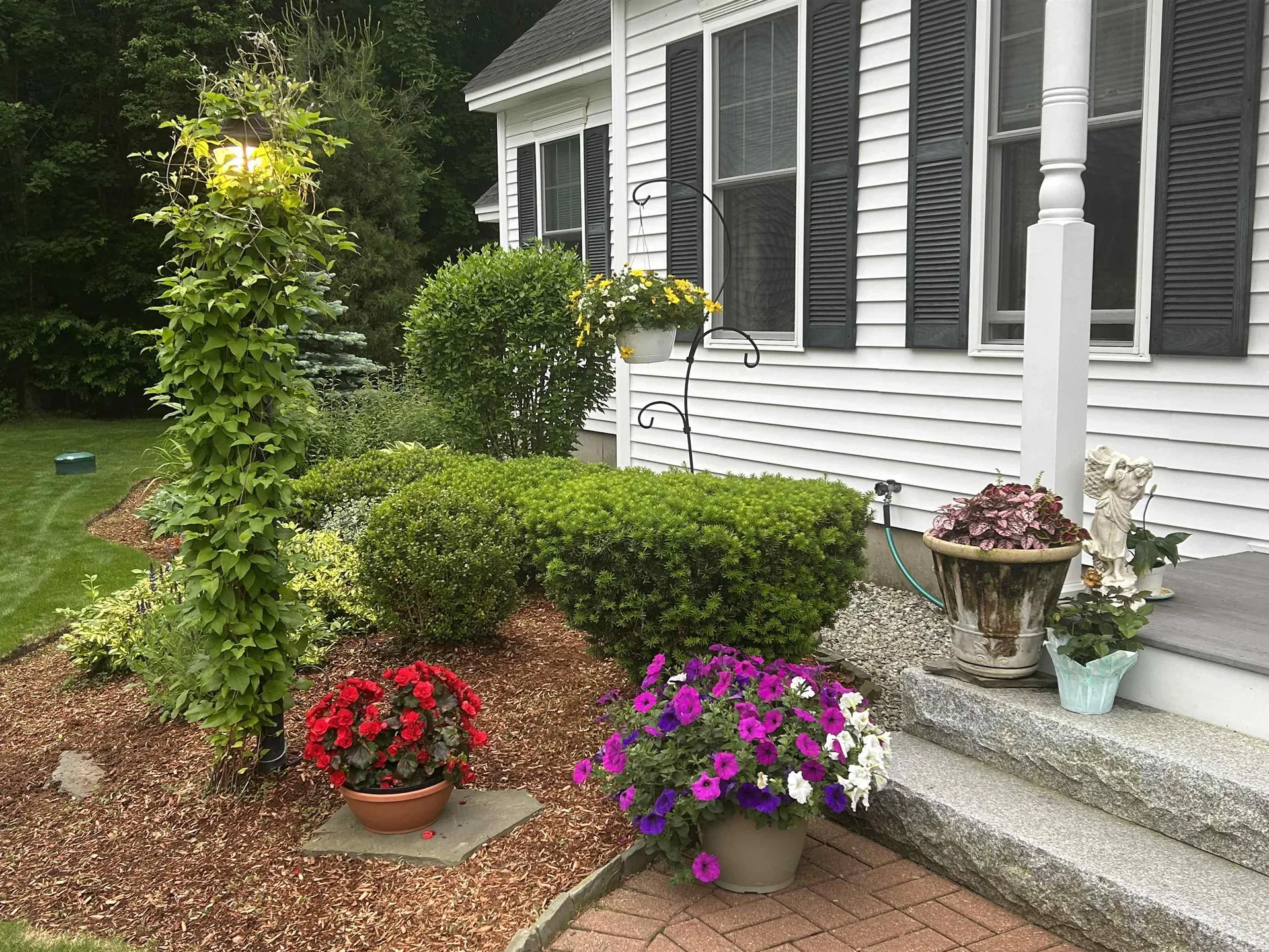 32 Peacock Brook Lane Amherst NH 03031