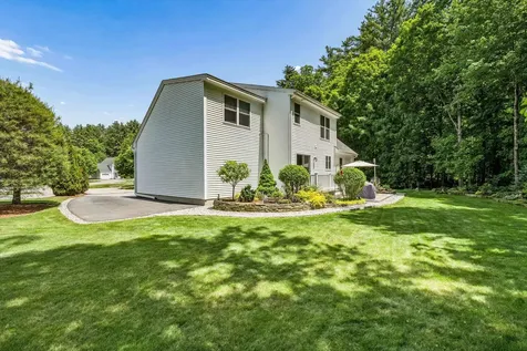 32 Peacock Brook Lane Amherst NH 03031