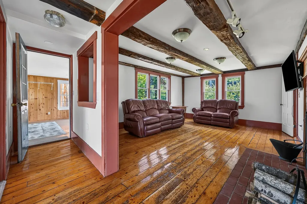 1467 Brownfield Road Conway NH 03813