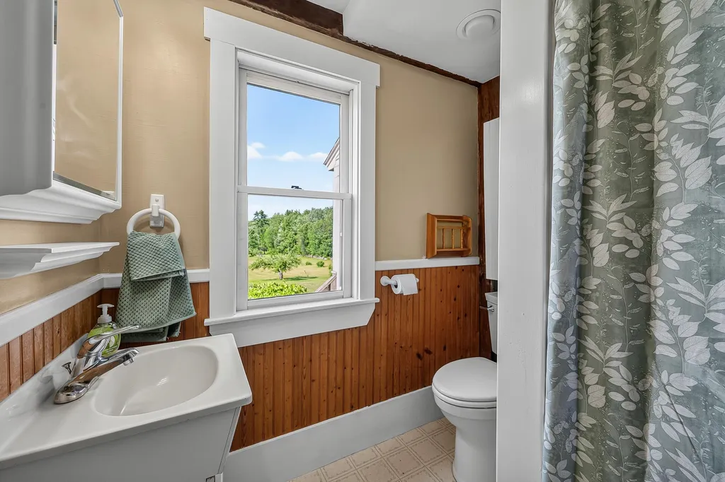 1467 Brownfield Road Conway NH 03813