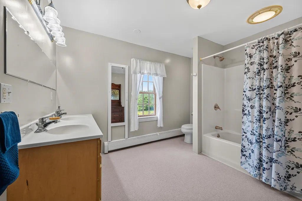 1467 Brownfield Road Conway NH 03813