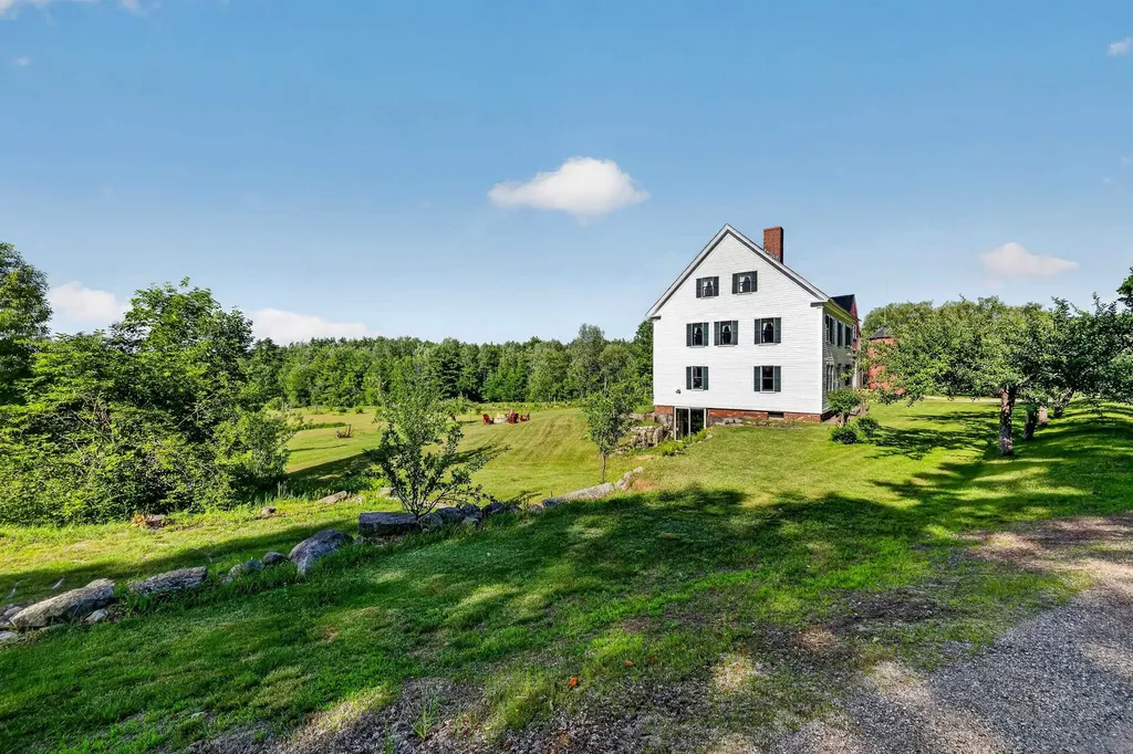 1467 Brownfield Road Conway NH 03813