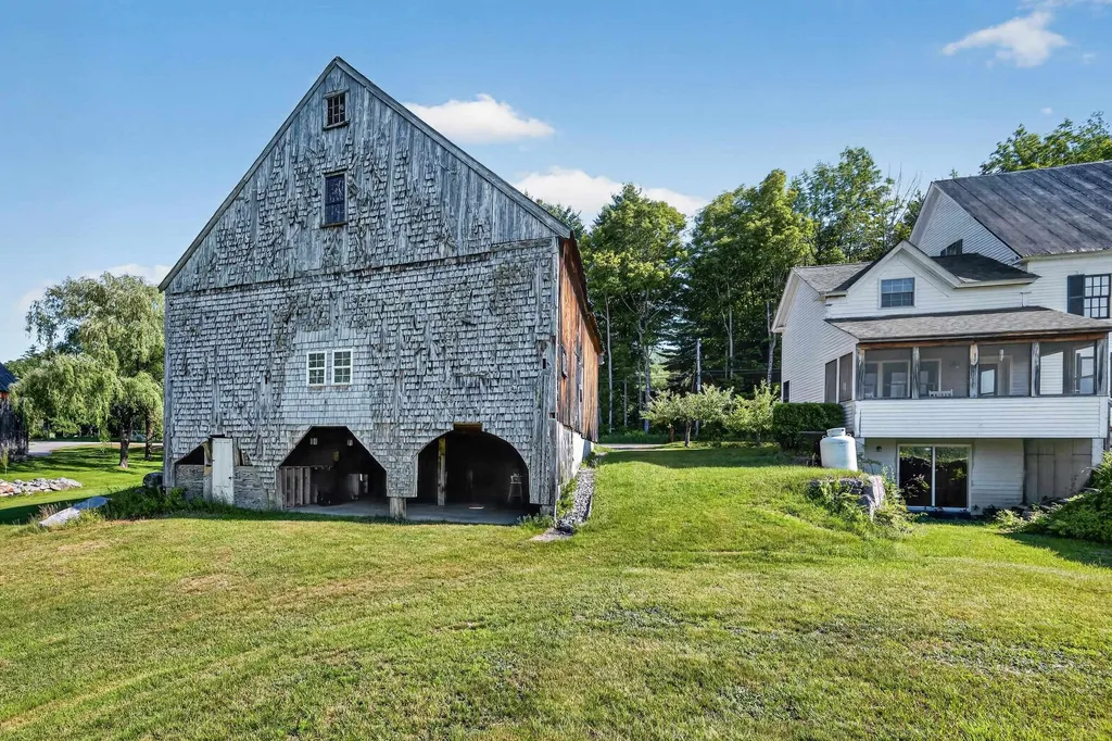 1467 Brownfield Road Conway NH 03813