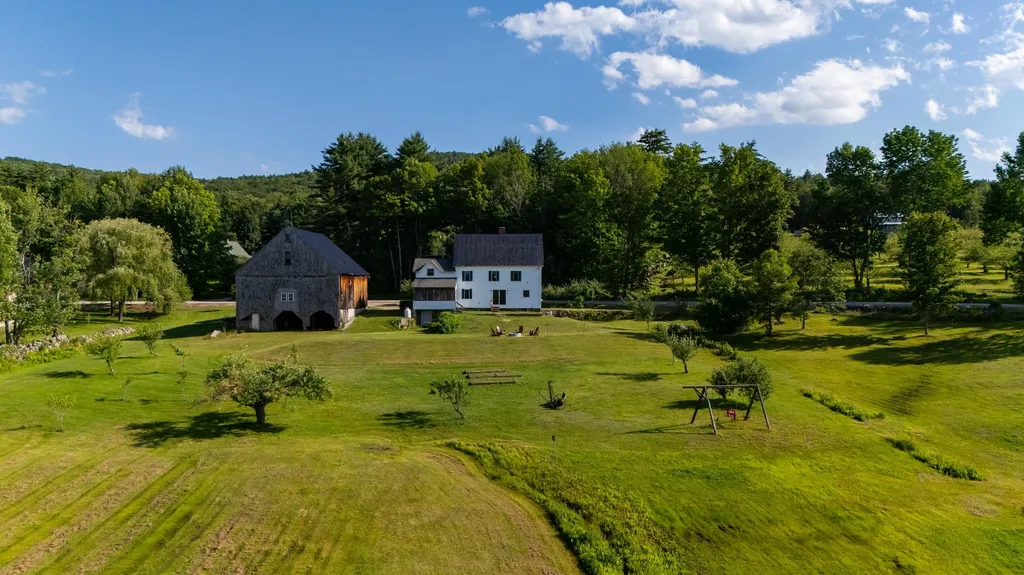 1467 Brownfield Road Conway NH 03813