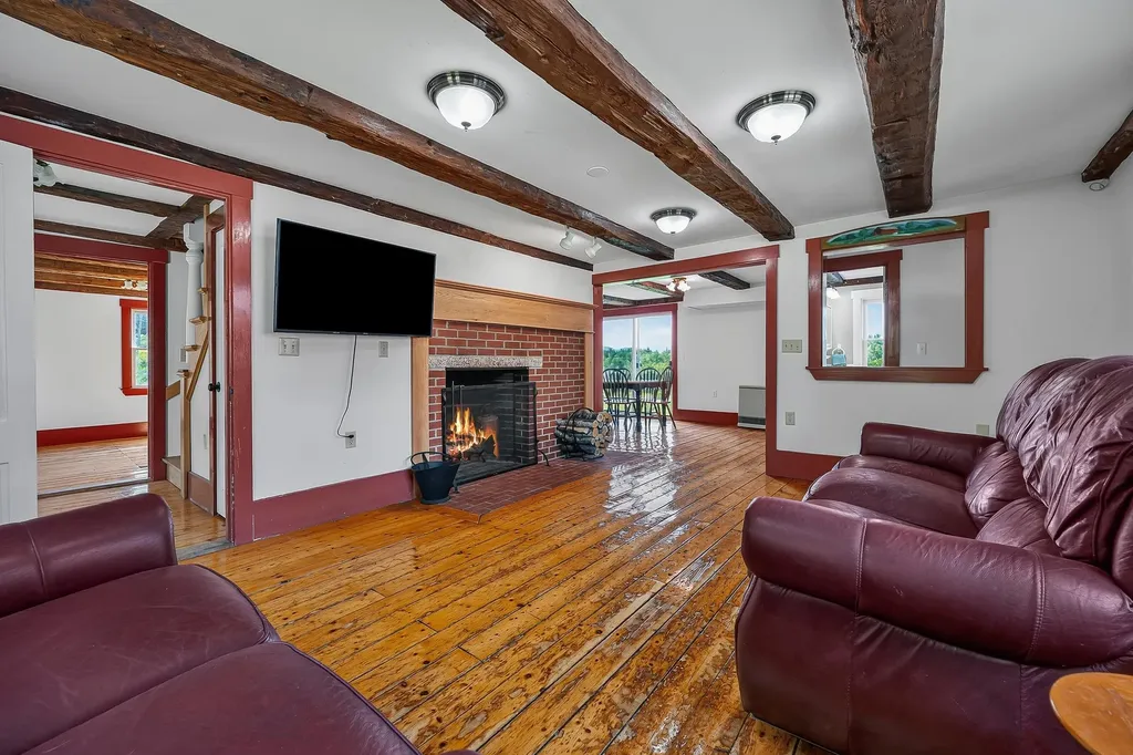 1467 Brownfield Road Conway NH 03813