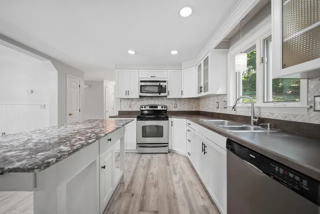 101 Currier Drive Manchester NH 03104