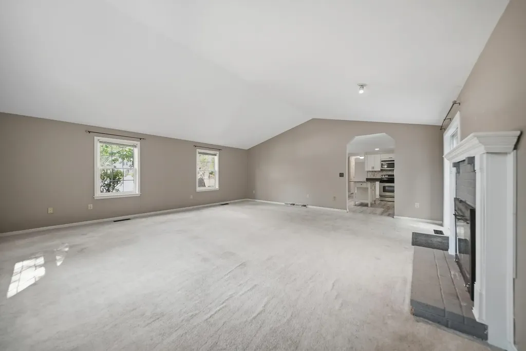 101 Currier Drive Manchester NH 03104