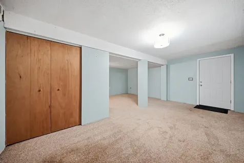 101 Currier Drive Manchester NH 03104