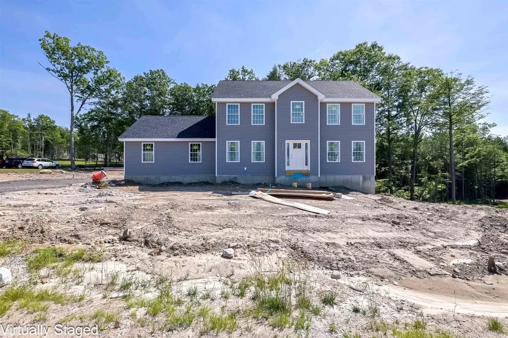 8 Blaisdell Court Raymond NH 03077