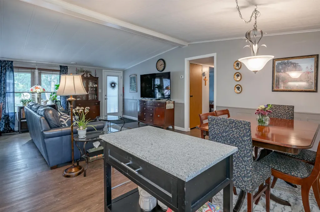 30 Country Way Goffstown NH 03045