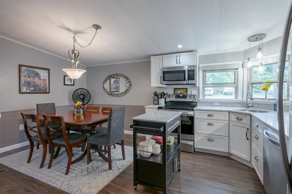 30 Country Way Goffstown NH 03045