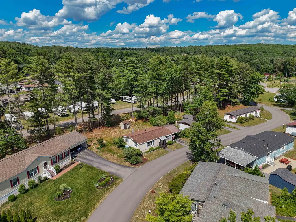 30 Country Way Goffstown NH 03045