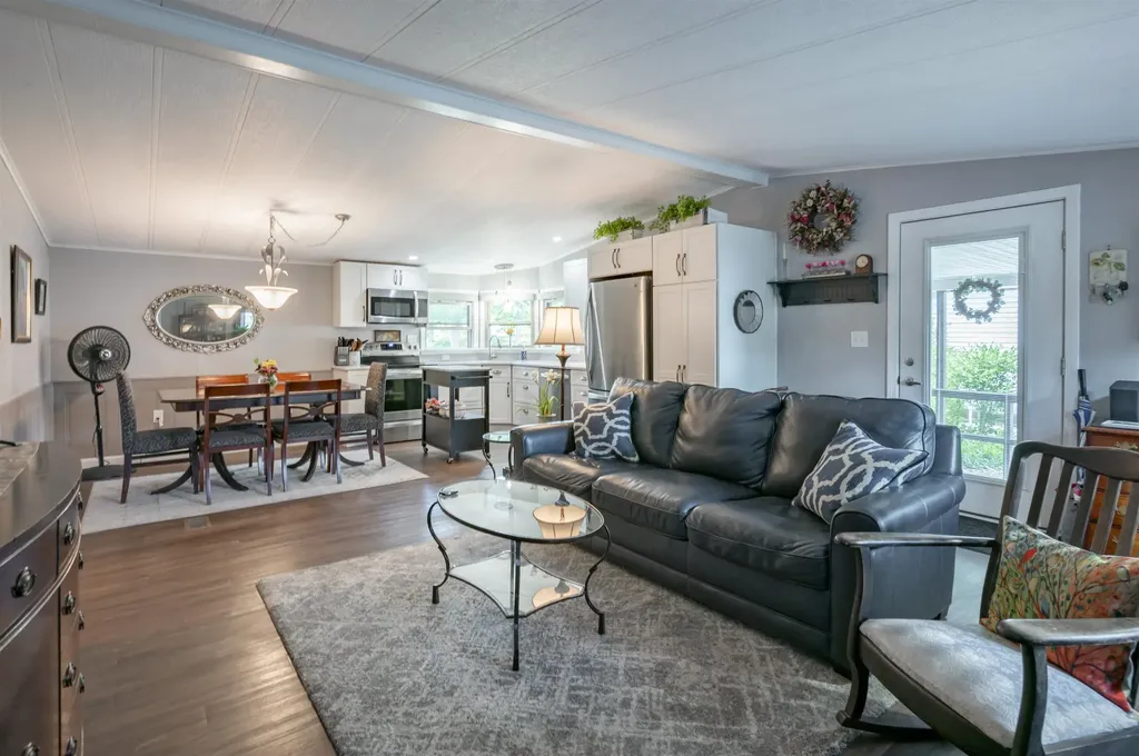 30 Country Way Goffstown NH 03045