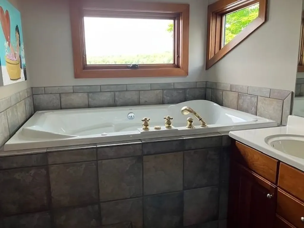 20 Bonardi Drive Enfield NH 03748