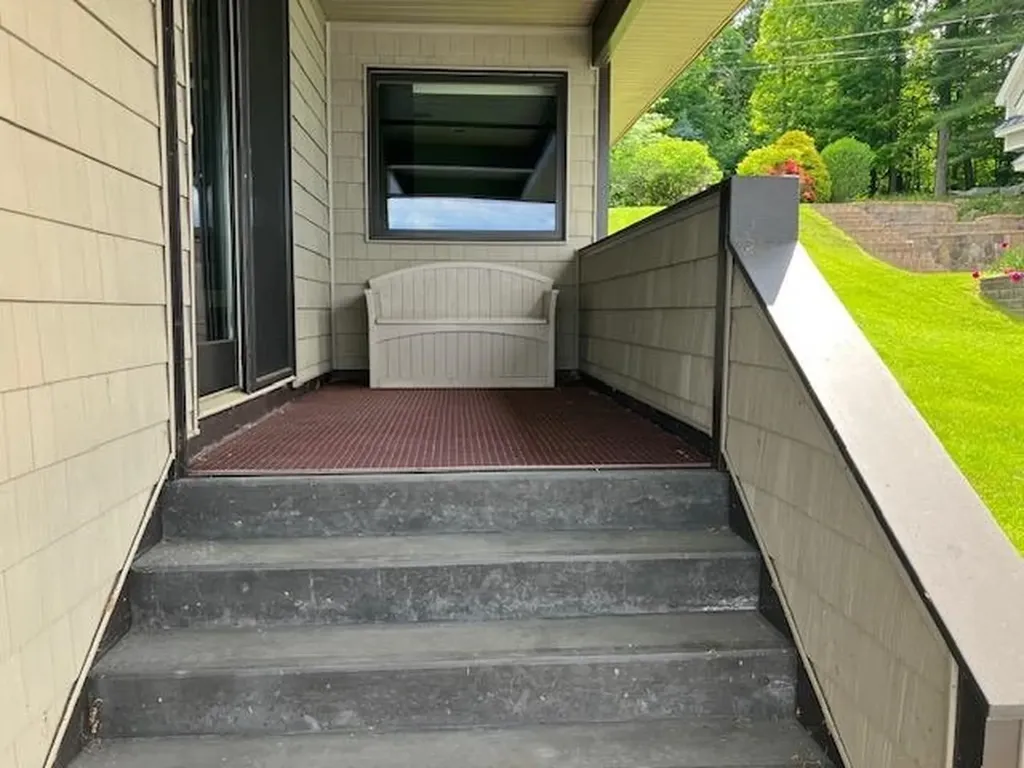 20 Bonardi Drive Enfield NH 03748