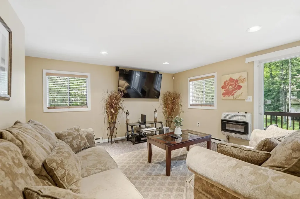 30 Hickory Lane Moultonborough NH 03254