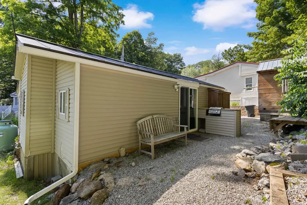 194 Buckley Road Weare NH 03281
