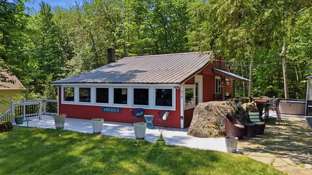 470 Mica Point Road Barrington NH 03825