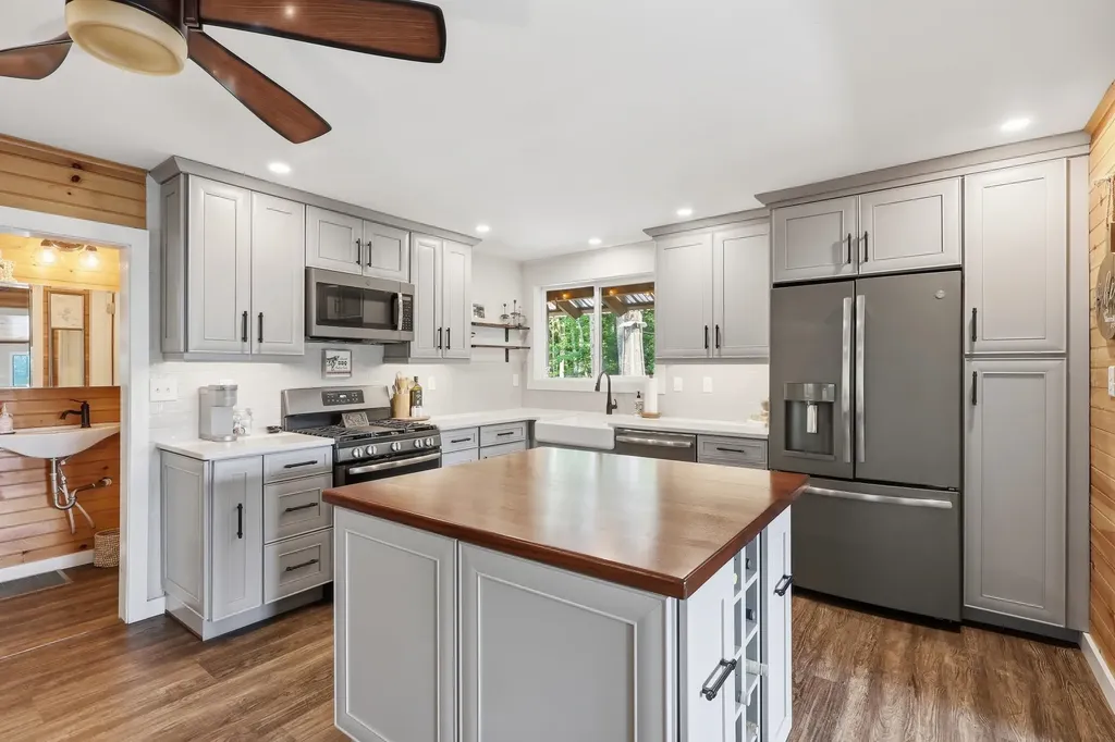 470 Mica Point Road Barrington NH 03825