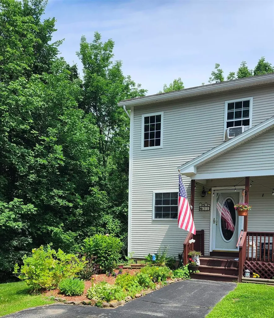 31 Twin Court St. Albans Town VT 05478