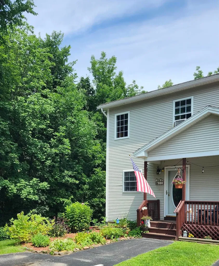 31 Twin Court St. Albans Town VT 05478