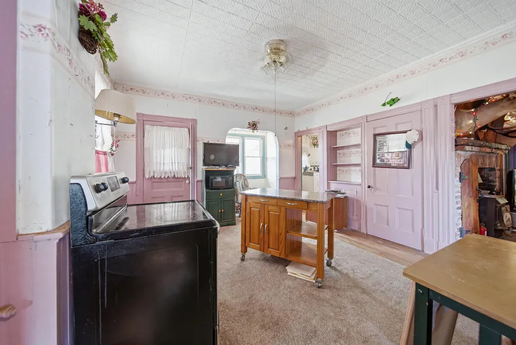 66 Amherst Street Nashua NH 03064