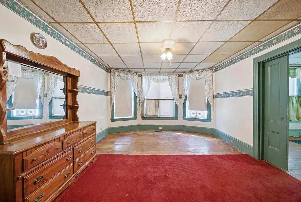 66 Amherst Street Nashua NH 03064