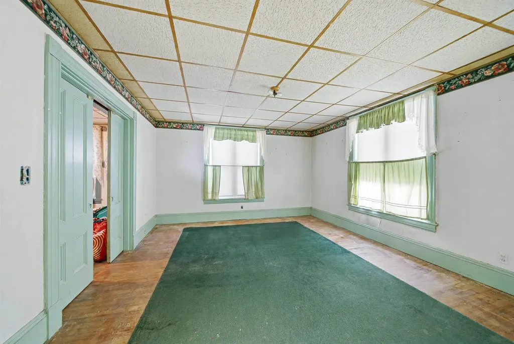 66 Amherst Street Nashua NH 03064